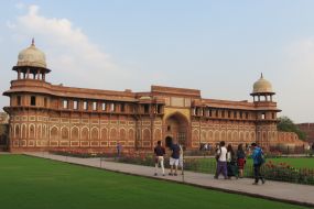 Indija, Agra-Rdeča trdnajva