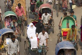 Bangladeško prevozno sredstvo - Rikše v Dhaki