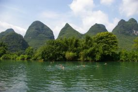 Kitajska in kopanje v reki Li - Yangshuo