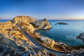Korzika-Ille Rousse panorama s cesto