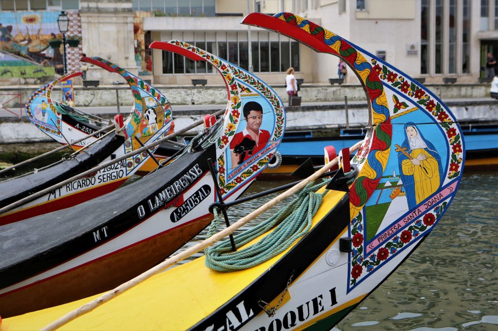 Portugalska- pisani čolni v Aveiru
