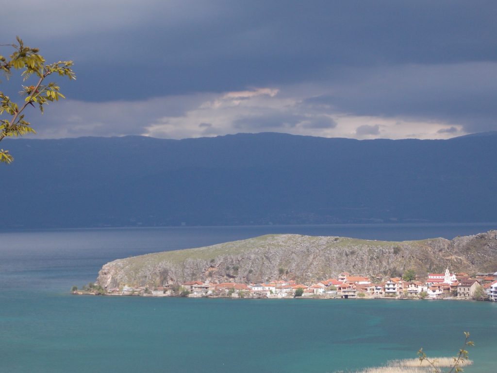 Albanija