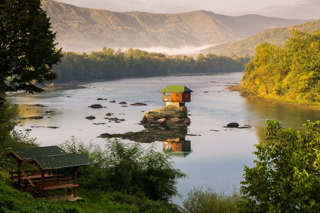 Srbija-hišica na Drini 