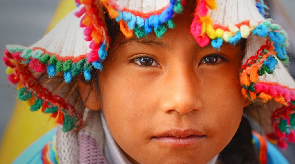 Peru-Uros-deklica