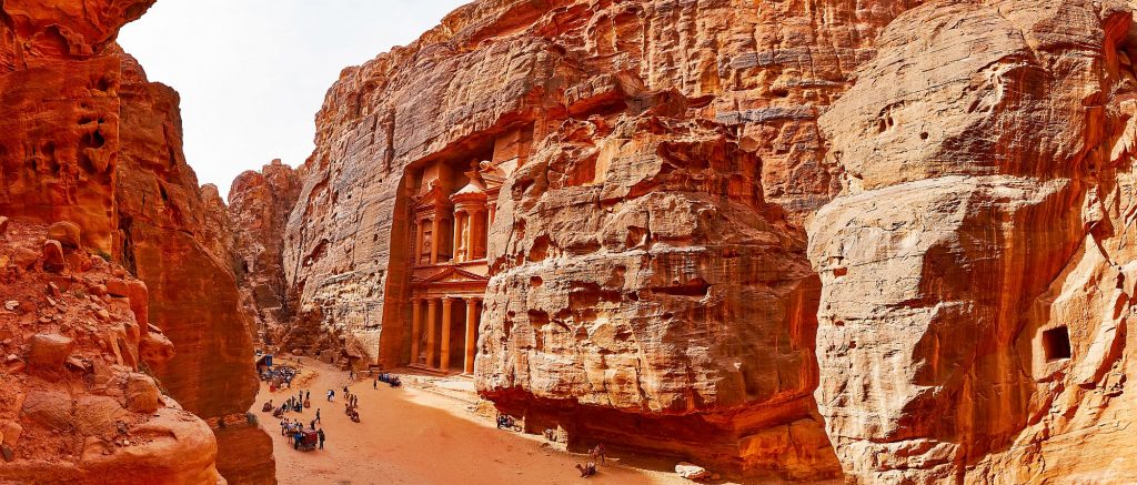 Jordanija Petra panorama 1024x437 - Vtisi potnikov s potovanj