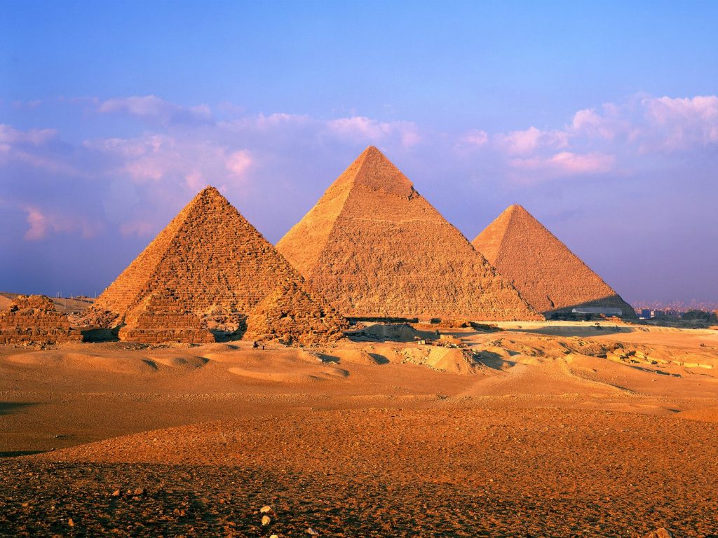 b2d egipt piramide ok 1024x768 - Prvomajski vtisi potnikov