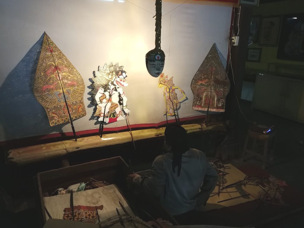 Gledališče senčnih lutk