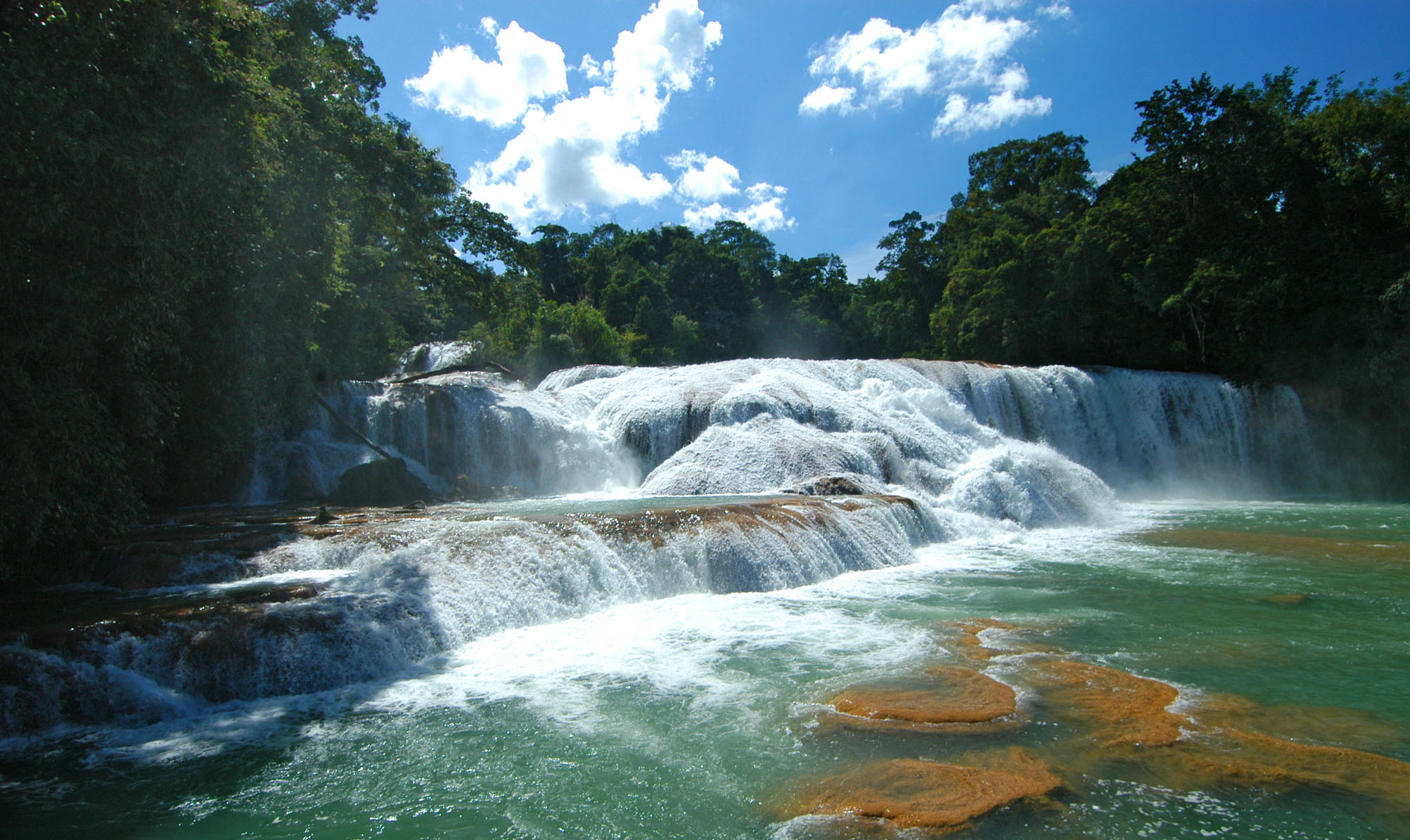Amazonski slapovi so vredni ogleda - primer Aguas Azul!