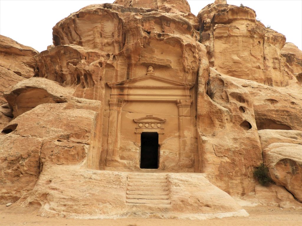 Mala Petra - grobnica