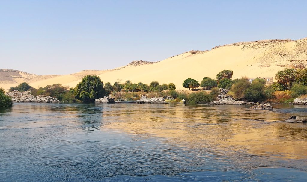 Egipt - sipine pred Nubijsko vasjo