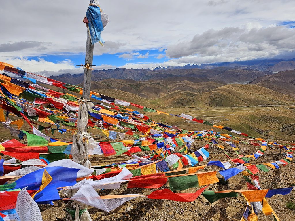 Molilne zastavice so povsod - Tibet