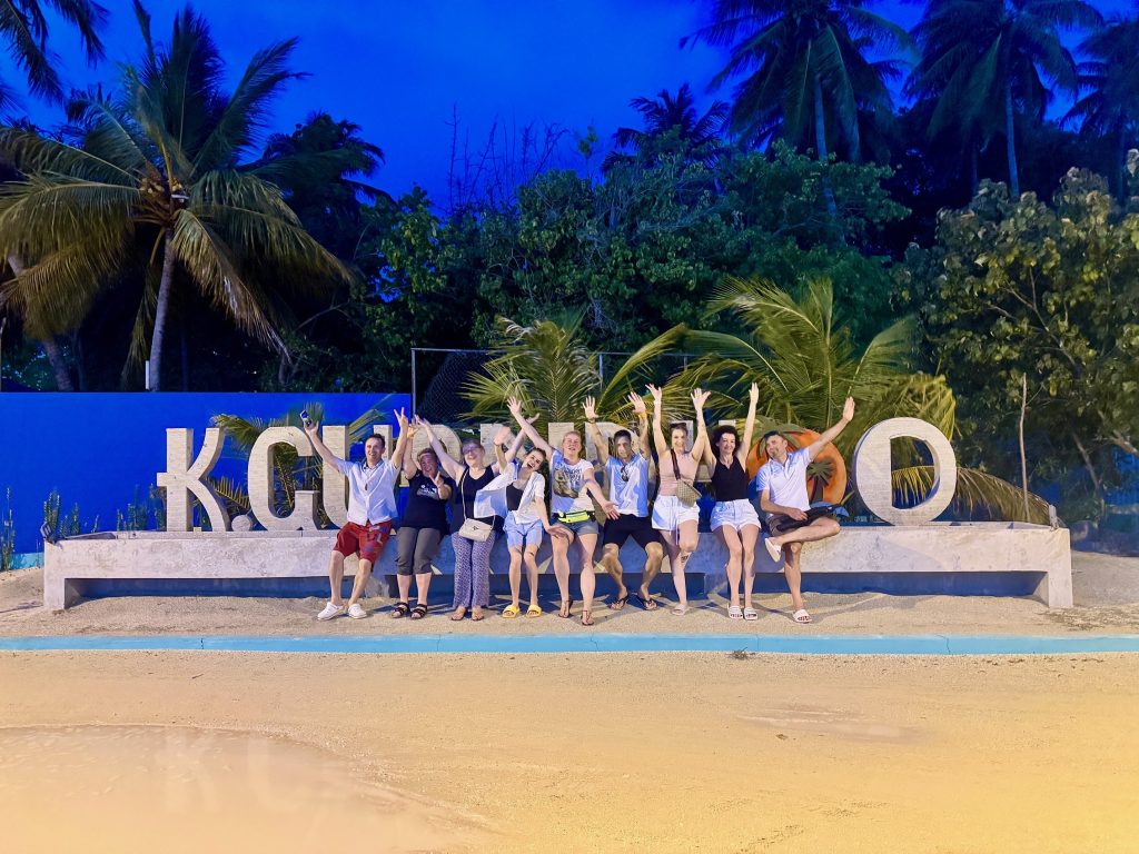 Maldivi - med palmami in turkiznim morjem nam je Guraidhoo ponudil več kot le streho – dal nam je občutek doma.