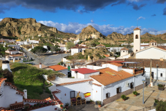 Andaluzija -Mirador Barrio de cuevas-jamske hiške_Guadix