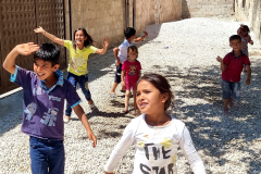 Jugovzhodna Turčija-razposajeni otroci na vaških ulicah