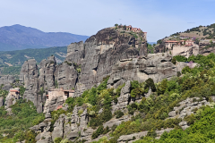 Štirje samostani na Meteori, med njimi največji (Veliki Meteoron) in Varlaam