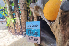 Napis - Plaža spravi vse v red. ;)