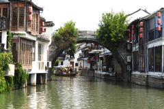 Zhujiajiao - eden izmed mnogih mostov nad kanalom