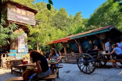 Turčija-Olimpos-po jutranjem kopanju zajtrk pri Kadirju