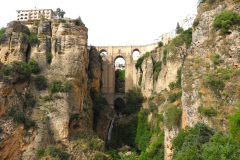 Pogled na novi most in slap pod njim