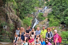 11. Pred skokom v slap.