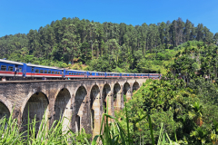 Most z devetimi oboki-Ella.