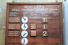 Postaja v Nuwara-Eliyi.-Kdaj pride naš vlak?