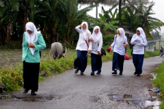 Sumatra - prijazna dekleta blizu Bukittinggija