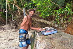 Priprava ribic za na žar.