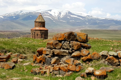 Vzhodna Turčija-Ani-neni ostanki nekdaj slavnega mesta 1001 cerkva