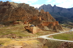 Vzhodna Turčija-Urartska trdnjava-speča lepotica v izgubljenem kraljestvu