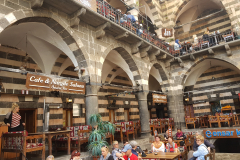 Vzhodna Turčija-Diyarbakir-čajnica v starodavnem hanu in čaj kot doživetje