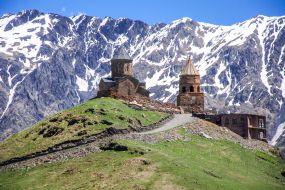 Gruzija-Kazbegi-Gergeti