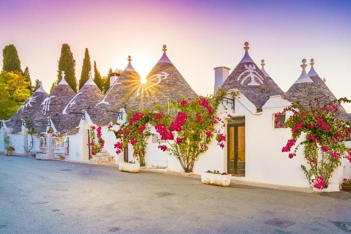 Alberobello shutterstock_686444473