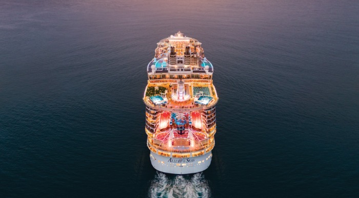 Allure of the Seas ladja pluje