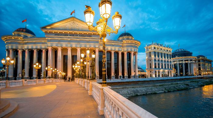 b1- makedonija - skopje - nocni pogled most + arheoloski muzej