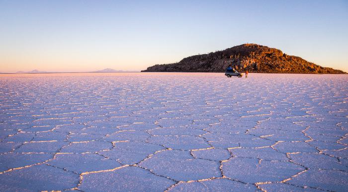 Puščavi podobno presušeno jezero v Boliviji.