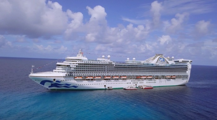 Caribbean Princess pluje
