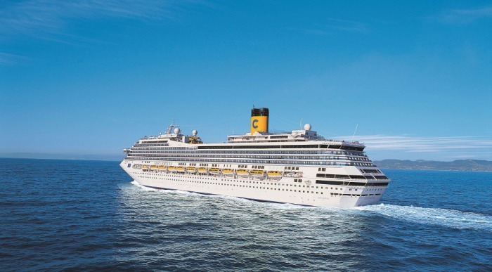 Costa Fortuna pluje_.jpg