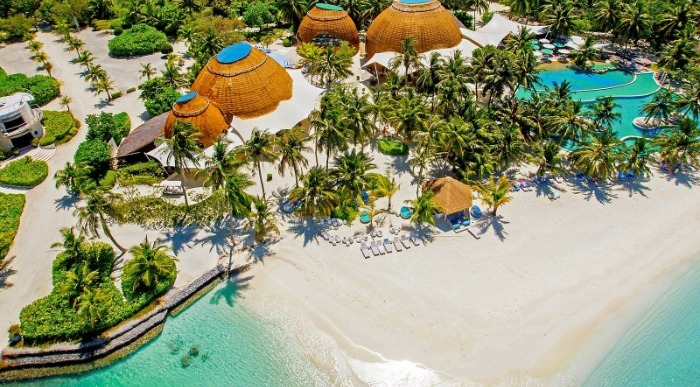 Holiday Inn Resort Kandooma Maldives, resort, počitnice na Maldivih