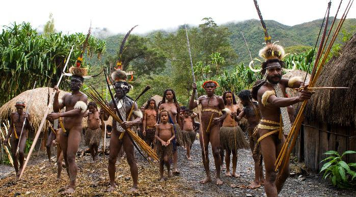 Indonezija-irian-jaya-dani-pleme-01