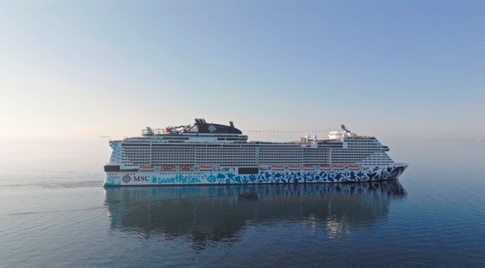 Ladja MSC Euribia, pluje po mirnem morju