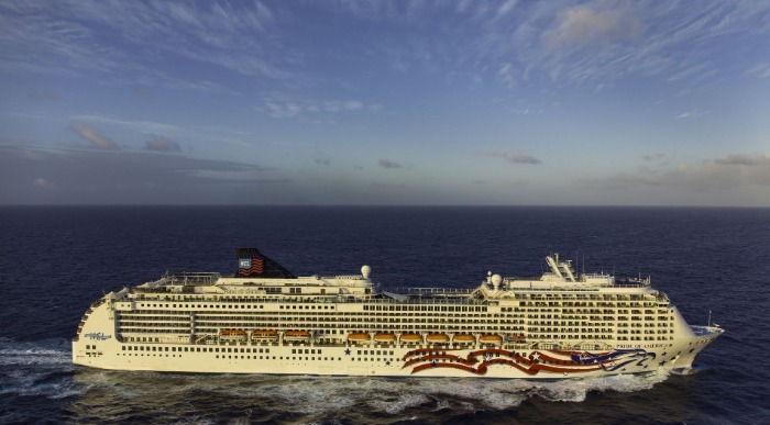 Ladja Pride of America pluje