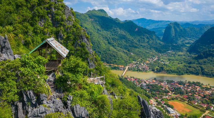 Laos-Hribi-Nong Khiaw