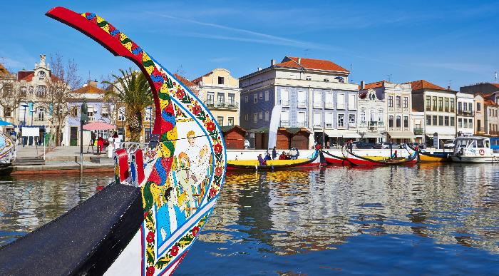 Očarljivo mesto Aveiro s svojimi svetovno znanimi rečnimi kanali. 