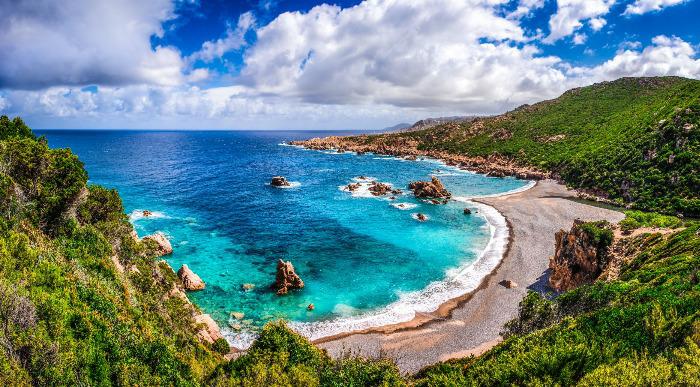 sardinija-costa smeralda-plaza