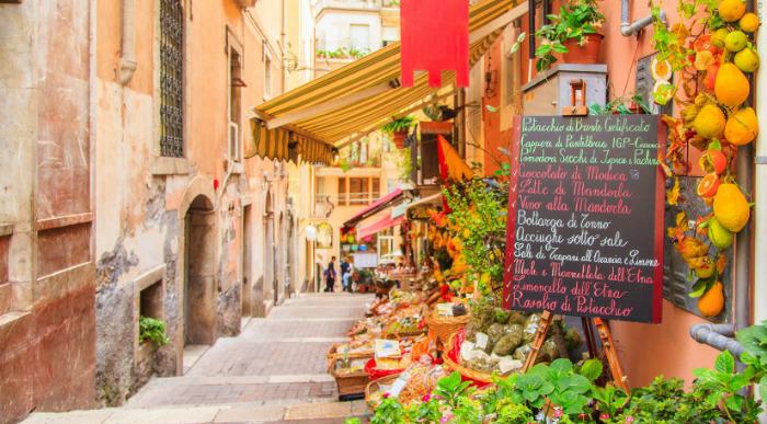 Sicilija – Taormina – ozka ulica_202344283