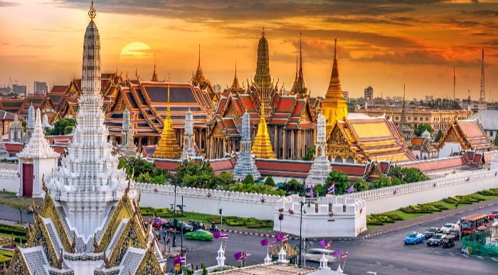 Belo obzidje okoli Velike Palače v Bangkoku.