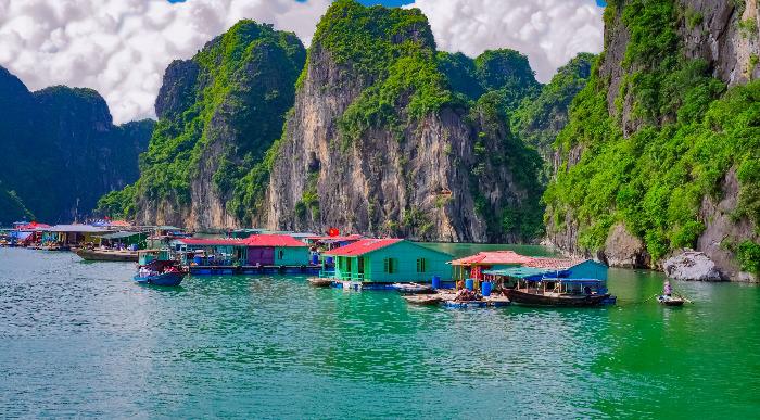 Vietnam-plavajoče hiše-Halong zaliv