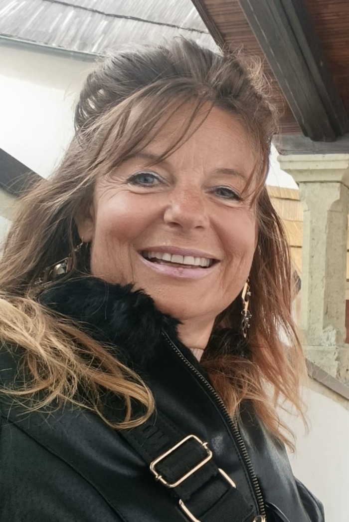 VIOLETA ŠTOJS