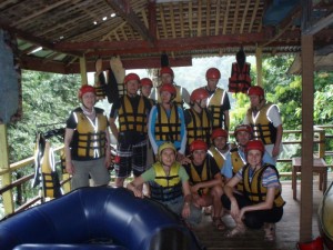 Celotna ekipa pred raftingom